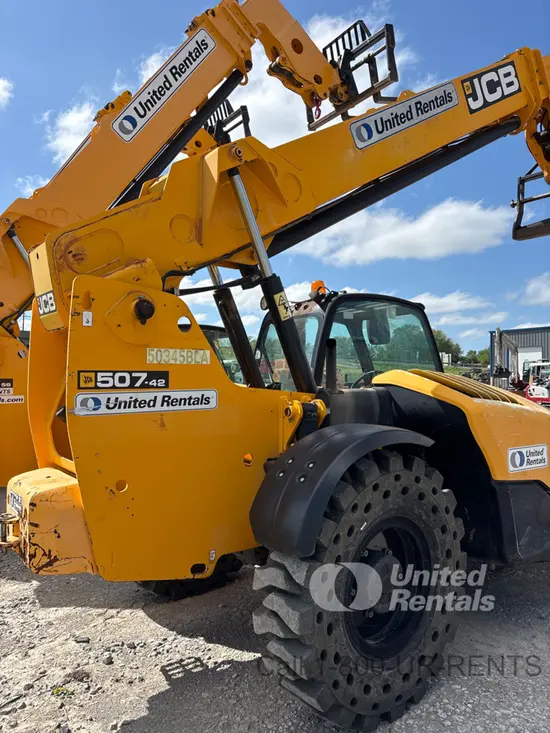 2017 SKYTRAK 8042 Forklift