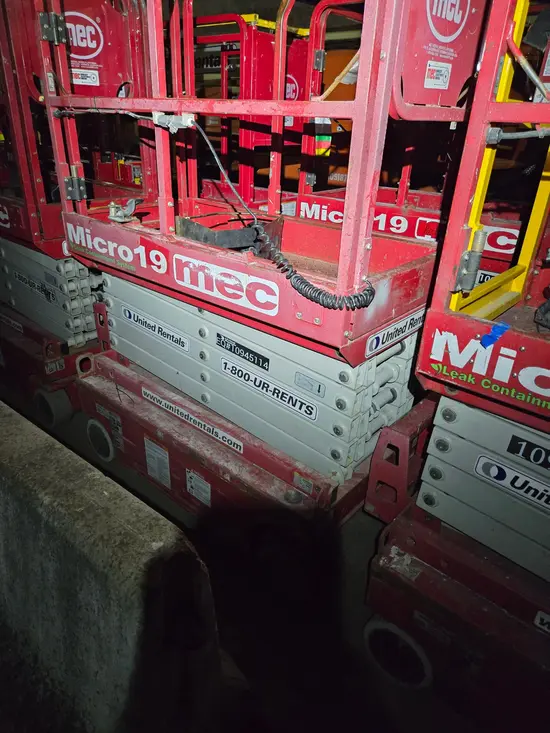 2019 MEC MICRO 19 Scissor Lift