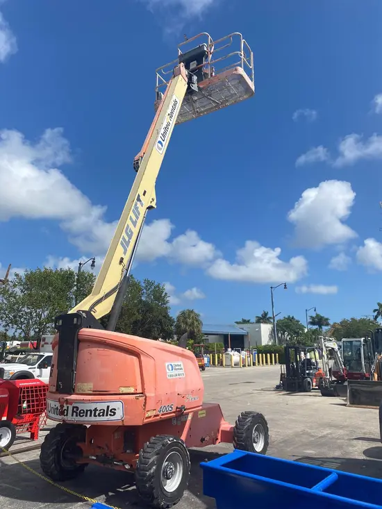 2017 JLG 400S Boom Lift