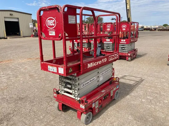 2018 MEC MICRO 19 Scissor Lift