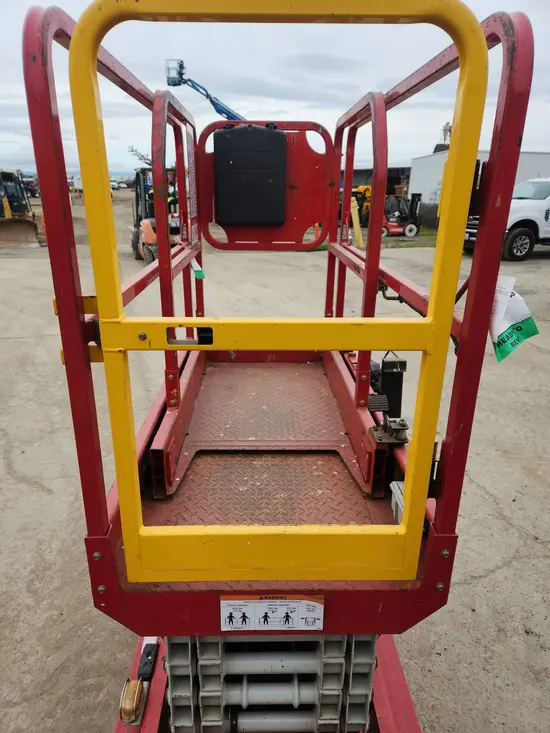 2019 MEC MICRO 19 Scissor Lift