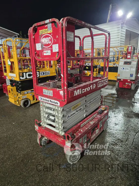 2018 MEC MICRO 19 Scissor Lift