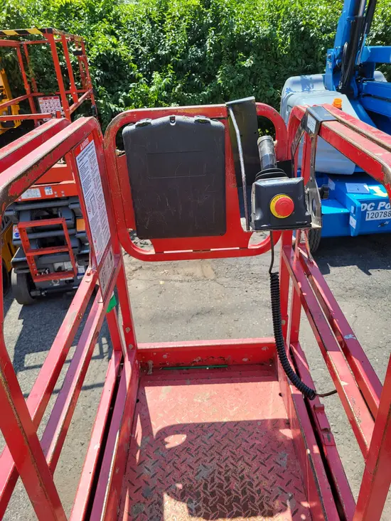 2019 MEC MICRO 19 Scissor Lift