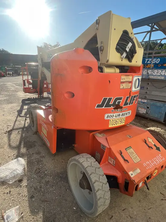 2015 JLG E400AJPN Articulating Boom Lift