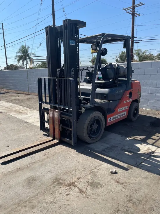 2018 Toyota 8FGU30 Warehouse Forklift