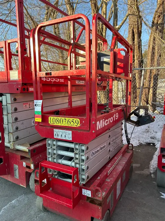 2018 MEC MICRO 19 Scissor Lift