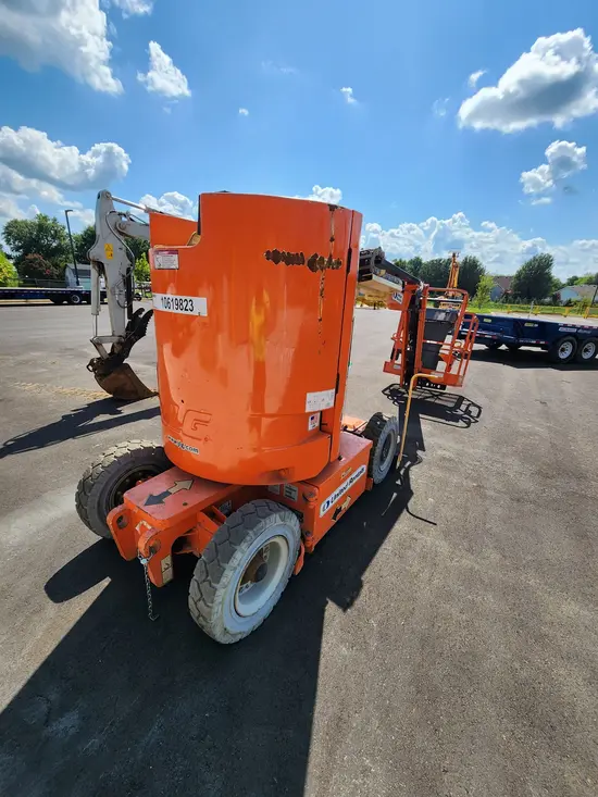 2017 JLG E300AJP Articulating Boom Lift