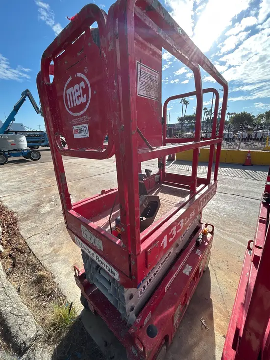 2018 MEC 1330SE Scissor Lift