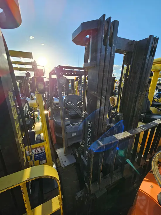 2019 Toyota 8FGU30 Warehouse Forklift