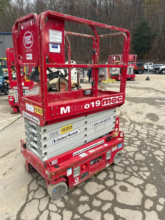 2018 MEC MICRO 19 Scissor Lift