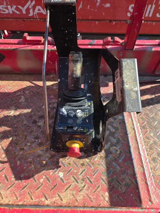 2018 MEC MICRO 19 Scissor Lift