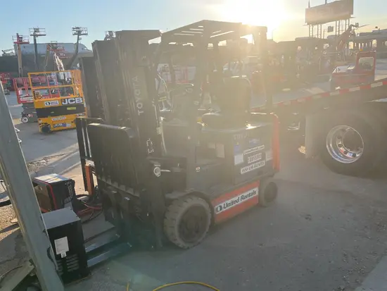 2019 Toyota 8FBCU25 Warehouse Forklift