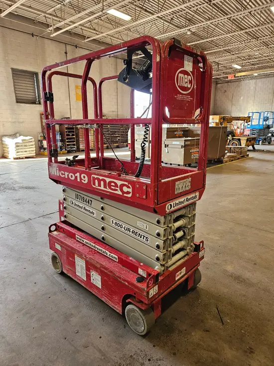 2018 MEC MICRO 19 Scissor Lift