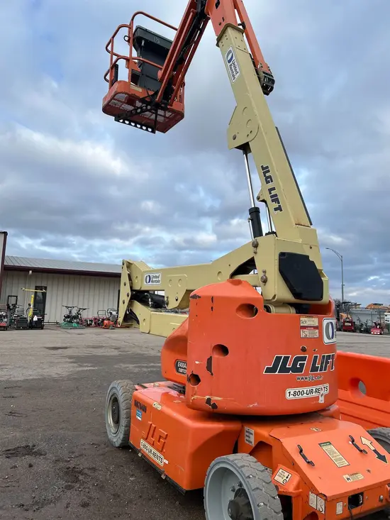 2012 JLG E400AJPN Articulating Boom Lift