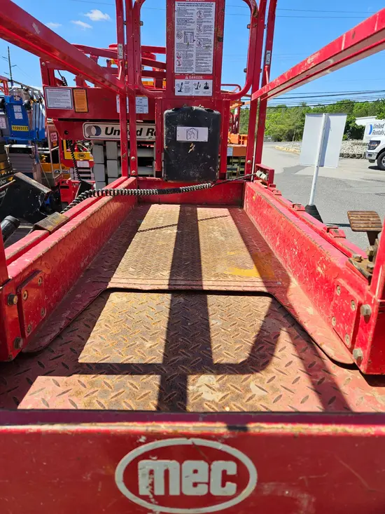 2017 MEC 1930SE Scissor Lift