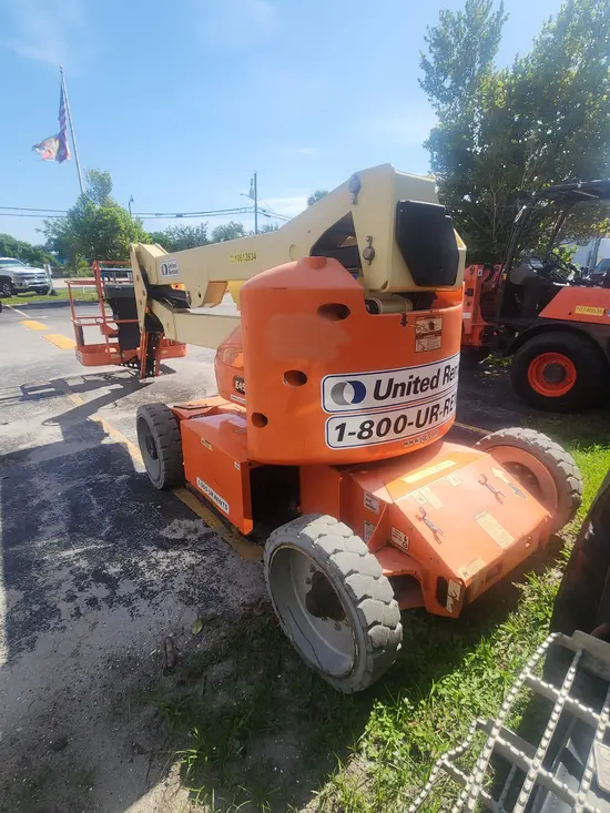 2017 JLG E450AJ Articulating Boom Lift
