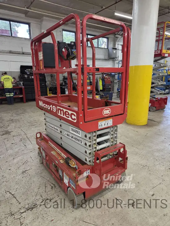 2019 MEC MICRO 19 Scissor Lift