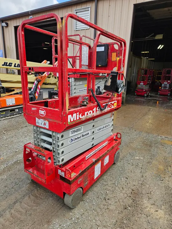 2019 MEC MICRO 19 Scissor Lift