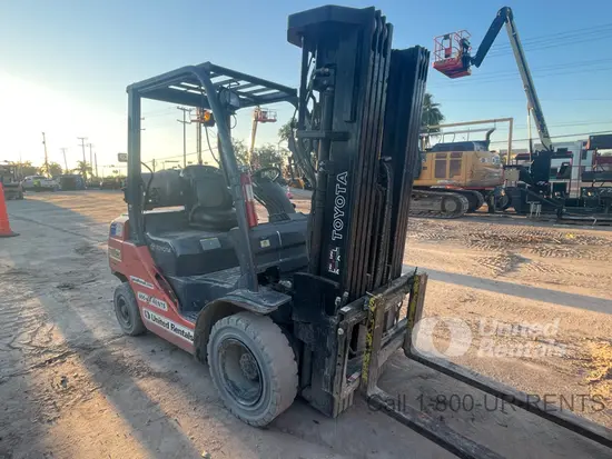 2019 Toyota 8FGU25 Warehouse Forklift