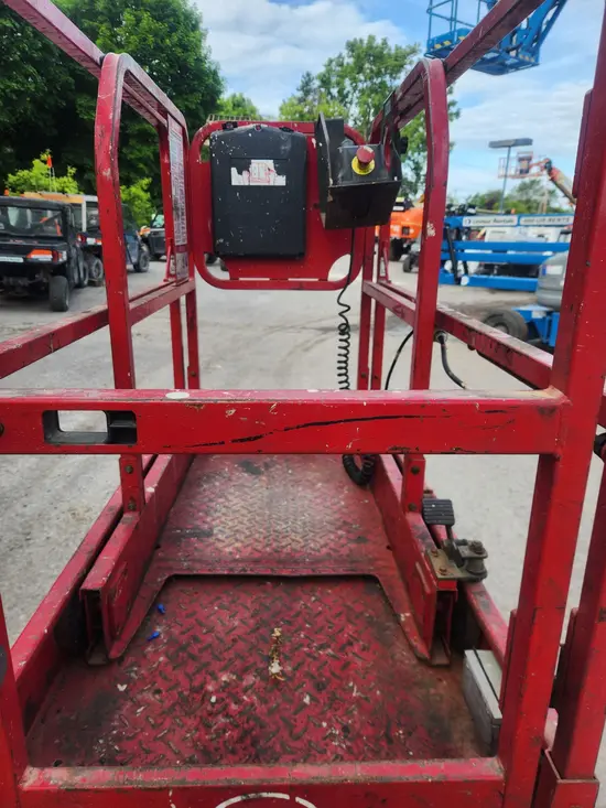 2018 MEC MICRO 19 Scissor Lift