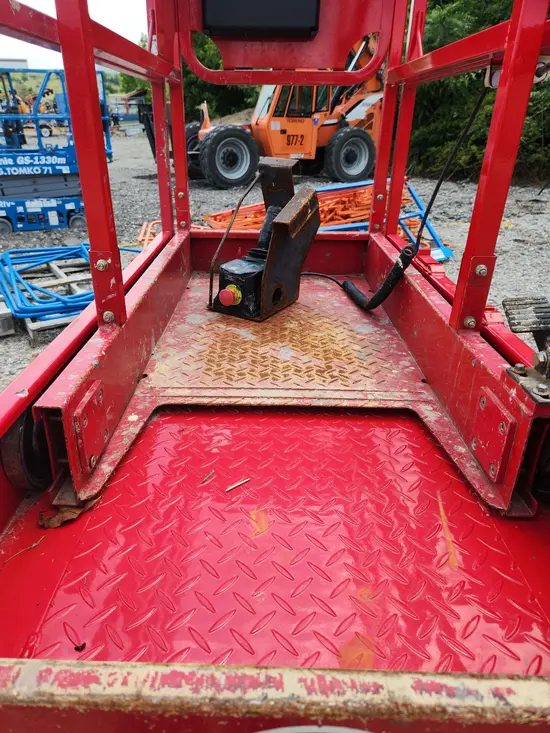 2018 MEC MICRO 19 Scissor Lift