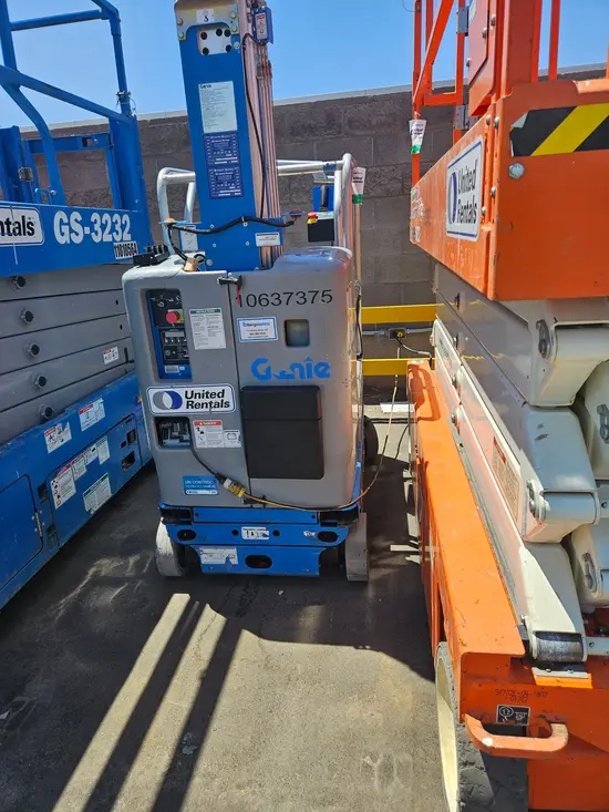 2017 Genie GR-20 Self-Propelled One-Person Lift
