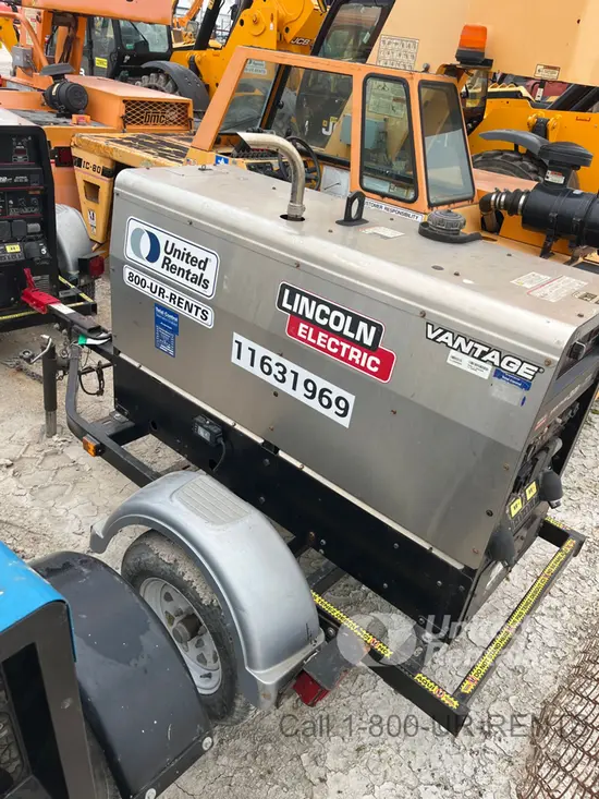 2023 Lincoln Electric VANTAGE 322 Welder