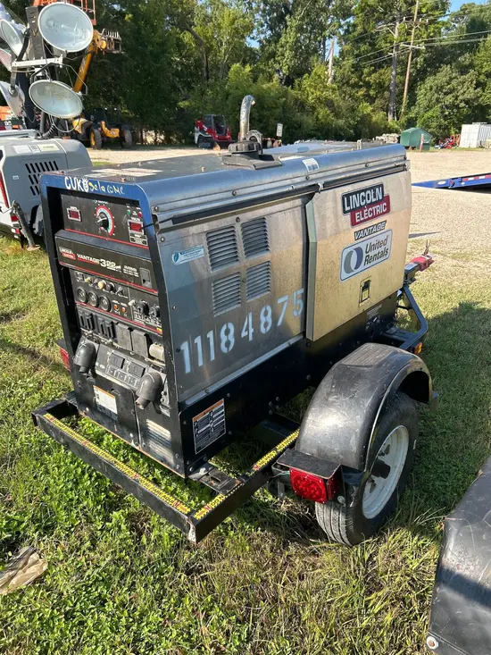 2021 Lincoln Electric VANTAGE 322 Welder