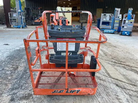 2016 JLG E400AJPN Articulating Boom Lift