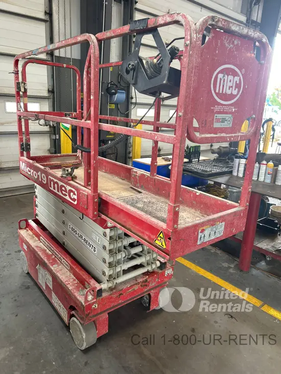 2019 MEC MICRO 19 Scissor Lift