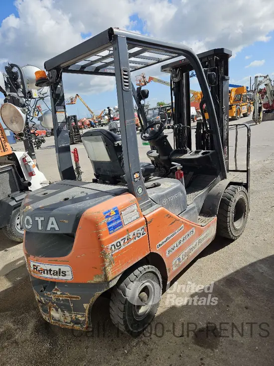 2019 Toyota 8FDU25 Warehouse Forklift