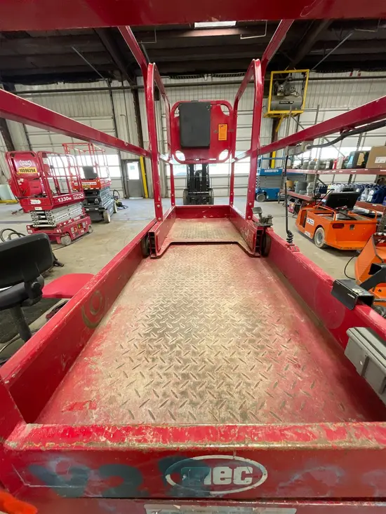 2018 MEC MICRO 19 Scissor Lift