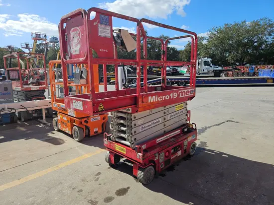 2018 MEC MICRO 19 Scissor Lift