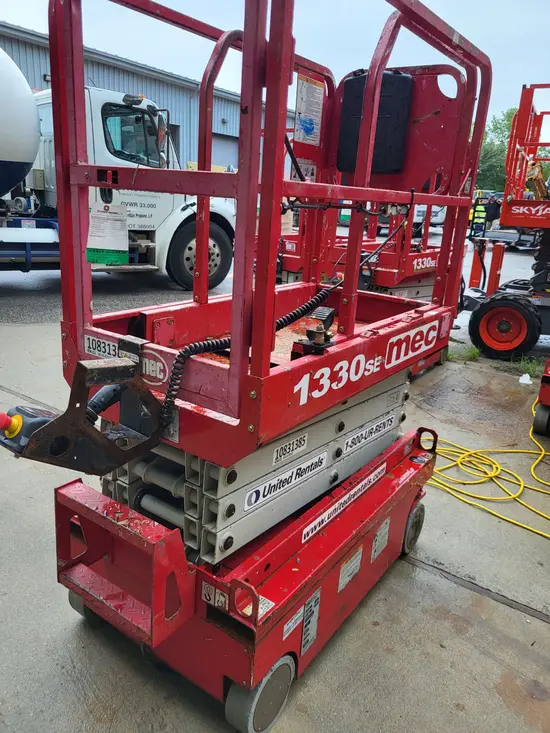 2018 MEC 1330SE Scissor Lift