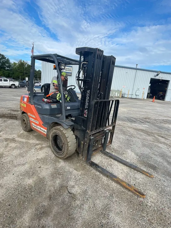 2018 Toyota 8FGU30 Warehouse Forklift