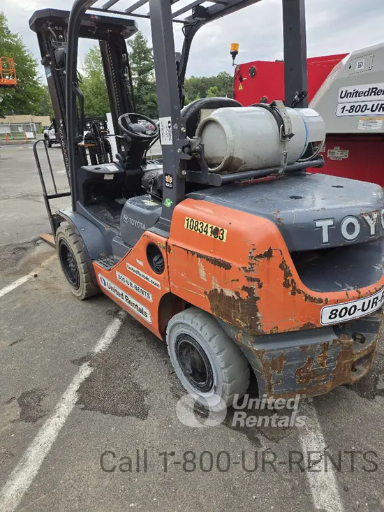 2018 Toyota 8FGU30 Warehouse Forklift