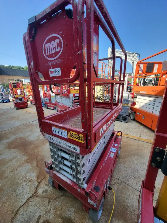 2018 MEC MICRO 19 Scissor Lift
