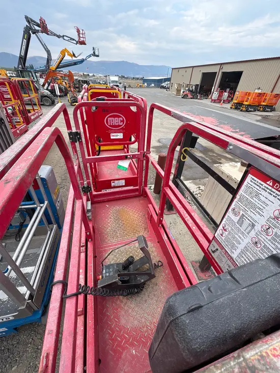 2018 MEC MICRO 19 Scissor Lift