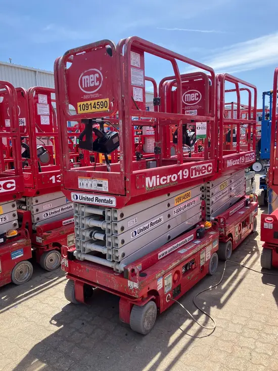 2019 MEC MICRO 19 Scissor Lift