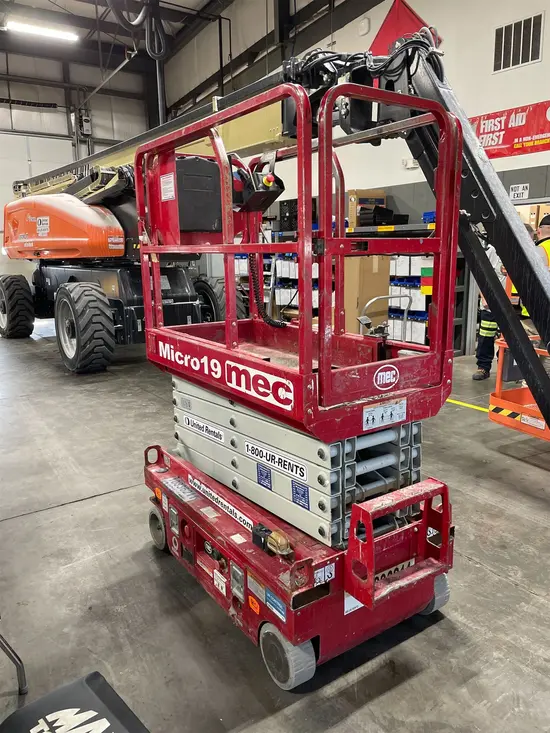 2018 MEC MICRO 19 Scissor Lift