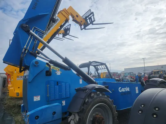 2017 Genie GTH-1056 Forklift