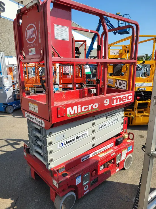 2019 MEC MICRO 19 Scissor Lift