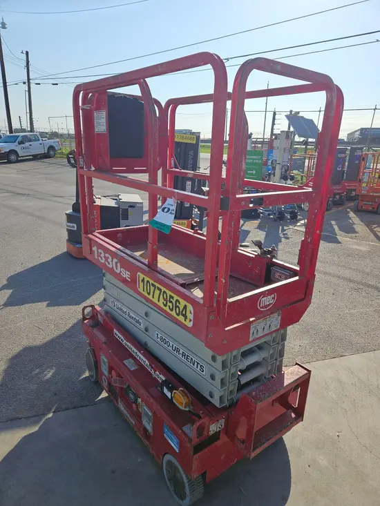 2018 MEC 1330SE Scissor Lift