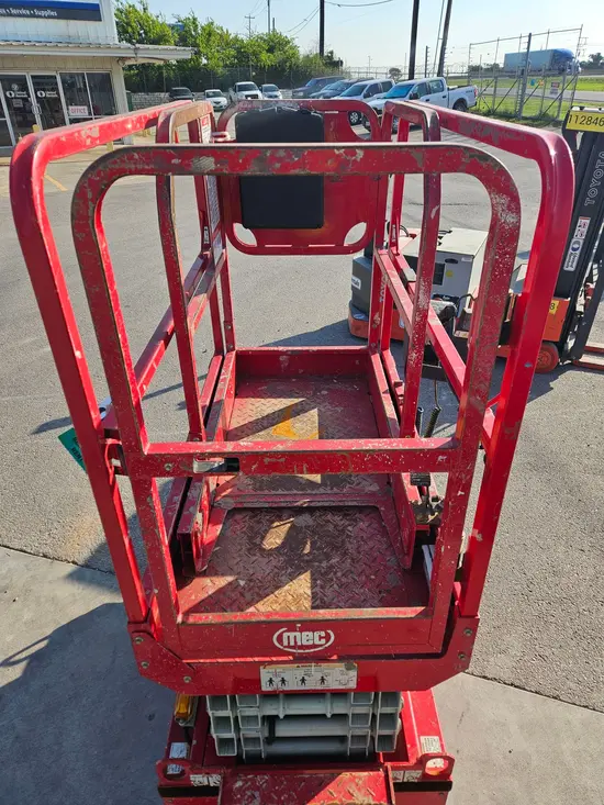 2018 MEC 1330SE Scissor Lift