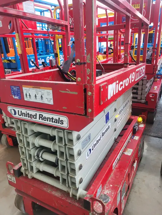 2018 MEC MICRO 19 Scissor Lift