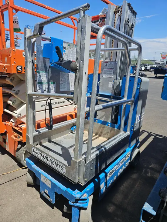 2017 Genie GR-20 Self-Propelled One-Person Lift