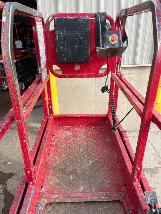 2018 MEC MICRO 19 Scissor Lift