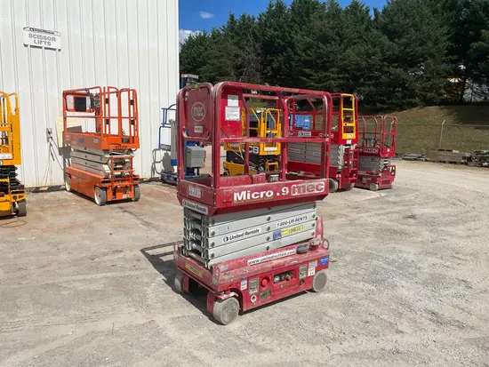 2019 MEC MICRO 19 Scissor Lift