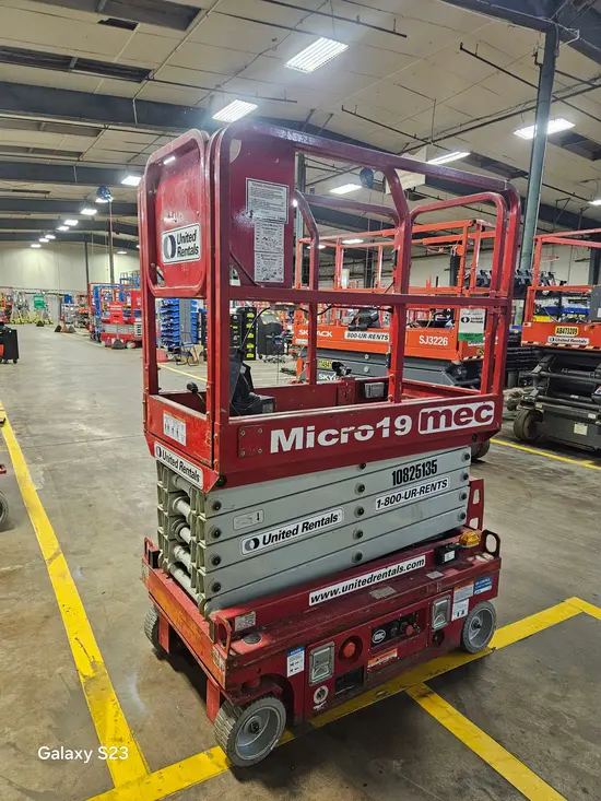2018 MEC MICRO 19 Scissor Lift