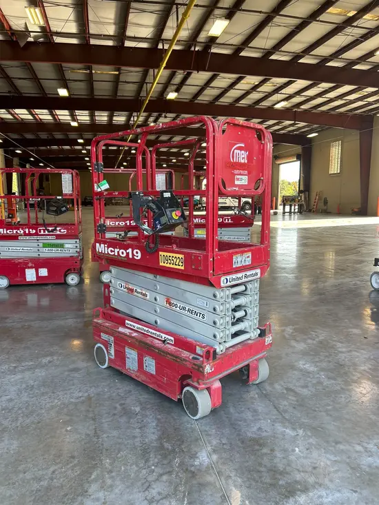 2019 MEC MICRO 19 Scissor Lift